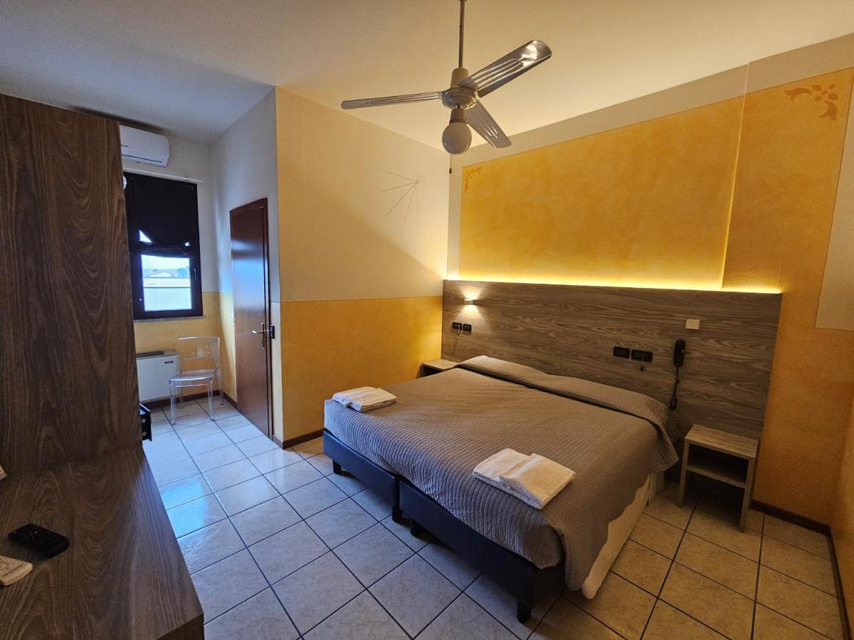 Hotel Euro Castegnato Exterior photo